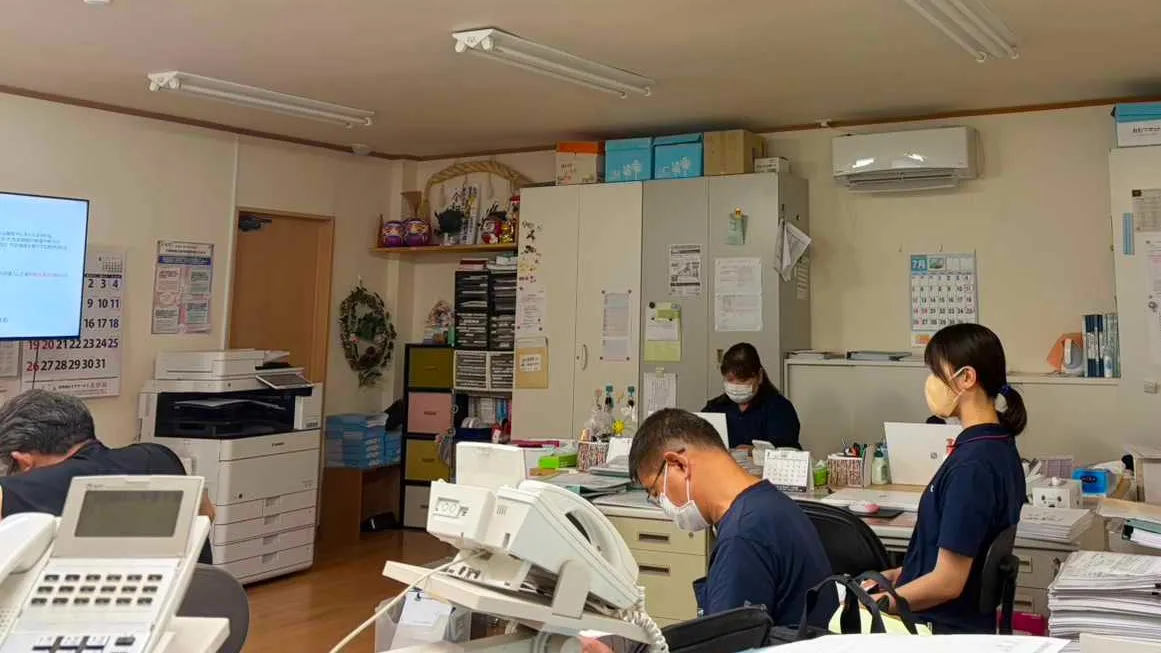 先日、高齢者虐待防止・身体拘束等の適正化推進および、感染症対...